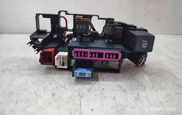 Audi A4 S4 B8 8K Fuse module 8K2937503B