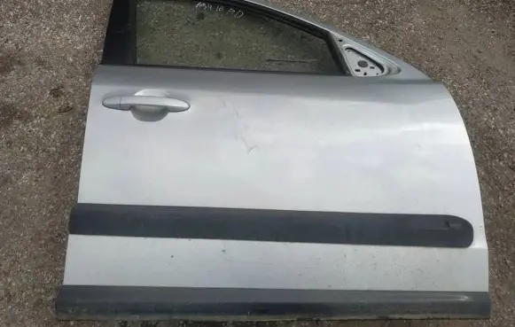 Hyundai Santa Fe Front door pilkos