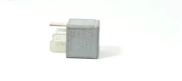 Audi A4 S4 B5 8D Other relay 8D0951253