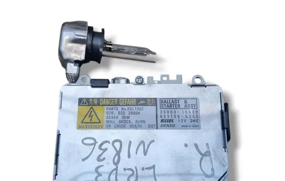 Land Rover Discovery 3 - LR3 Headlight ballast module Xenon 3900016488 0311000250