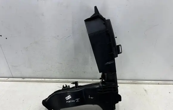 Porsche Macan (95C) Brake cooling air channel/duct 95C805825 95C805639