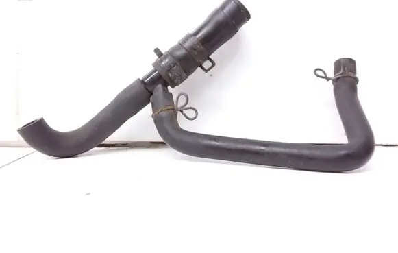 Engine coolant pipe/hose