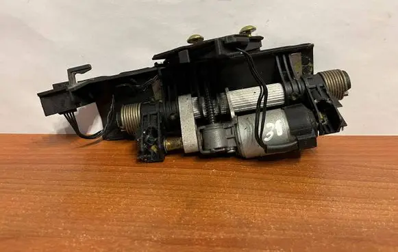 Mercedes-Benz S W221 Rear seat headrest 2219700125 A3341
