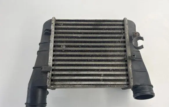 Audi A4 S4 B7 8E 8H Intercooler radiator 8E0145805AA 261020051340 3229440
