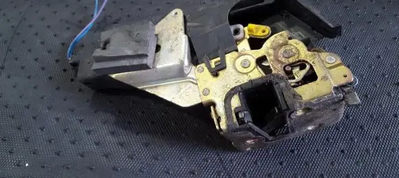 Mitsubishi Carisma Rear door lock