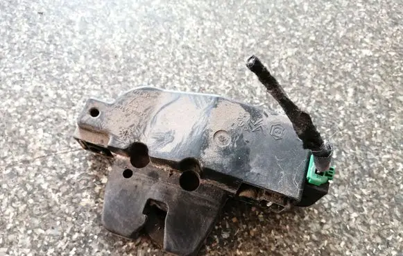 Peugeot 807 Tailgate/trunk/boot lock/catch/latch 9646091580