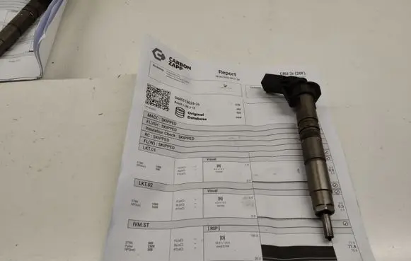 Mercedes-Benz ML W166 Fuel injector 0445116026