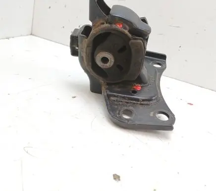 Engine mount bracket