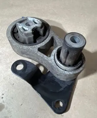 Ford Turneo Courier Gearbox mount ET766P082AB