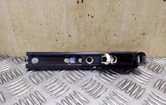 Land Rover Discovery 3 - LR3 Seat belt adjustment rail 532092200A