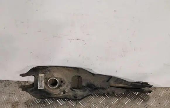 Jeep Cherokee Rear control arm