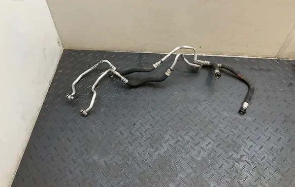 BMW 5 F10 F11 Oil cooling pipe 7590613 7590614