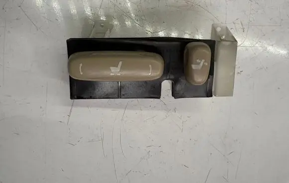 Lexus RX 330 - 350 - 400H Seat adjustment handle 