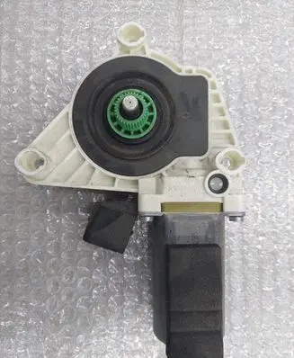 Mercedes-Benz CLA C117 X117 W117 Front door window regulator motor A55383110