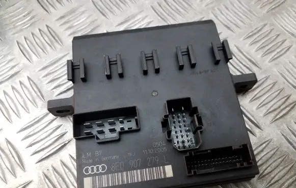 Audi A4 S4 B6 8E 8H Light module LCM 8E0907279L