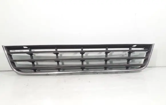 Volkswagen PASSAT B6 Front bumper lower grill 3C0853677