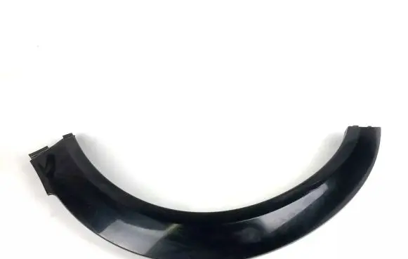 Subaru Outback Front arch trim 