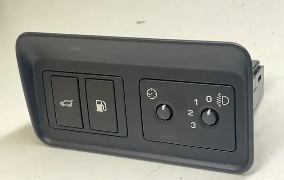Land Rover Discovery Sport Tailgate opening switch L8D211654AA 21112201 36443196216