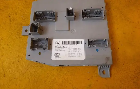 Mercedes-Benz C W205 SAM control unit A2059006921