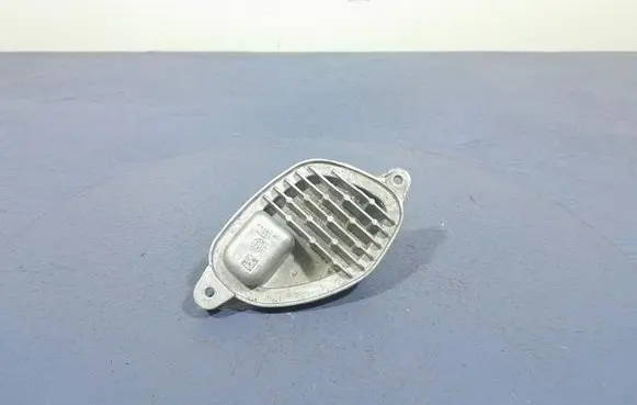 BMW M4 F82 F83 Voltage converter/converter module 90159761
