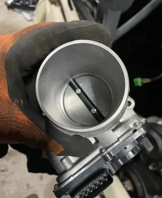 Volvo V40 Throttle valve 31293736 2510030AAA 145004B2