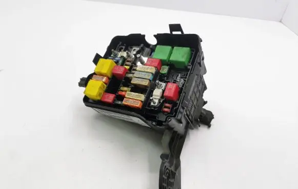Peugeot 2008 I Fuse module A94PRINC 452832903