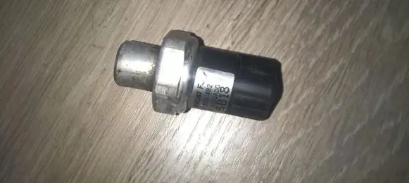 Audi A4 S4 B5 8D Air conditioning (A/C) pressure sensor 8d0959482b tdp-302qadg-2