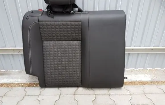 Opel Astra J Second row seats 