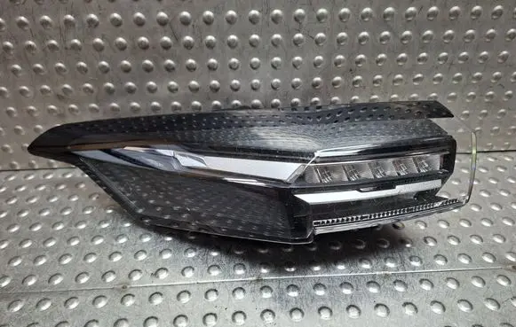 Peugeot 308 Rear/tail lights S26282228 9835299480