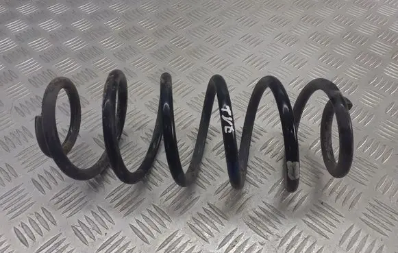 Toyota Auris 150 Rear coil spring