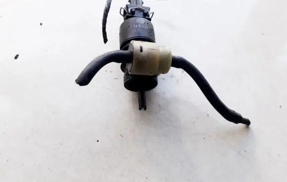 Volkswagen Polo III 6N 6N2 6NF Windscreen/windshield washer pump 1H6955651