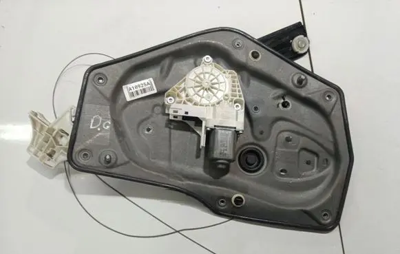 Skoda Superb B6 (3T) Rear door window regulator motor 8K0959812A