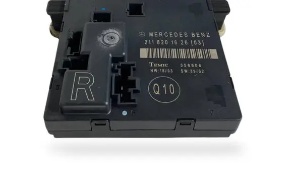 Mercedes-Benz E W211 Door control unit/module 2118201626