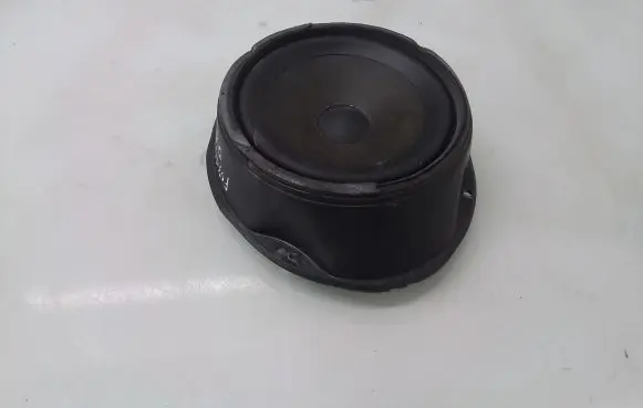 Ford Focus Front door speaker 18808