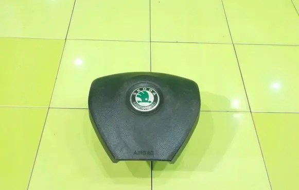 Skoda Octavia Mk2 (1Z) Steering wheel airbag 1Z0880201AC