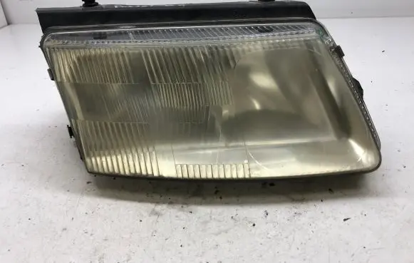 Volkswagen PASSAT B5 Headlight/headlamp 14742600