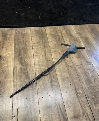 Mercedes-Benz C W203 Front wiper blade arm