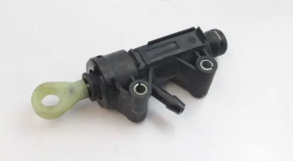 BMW 3 F30 F35 F31 Clutch master cylinder 6773670