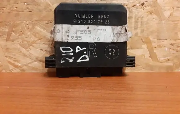 Mercedes-Benz E W210 Door control unit/module 2108207626 1380