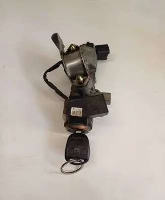Toyota Avensis T250 Ignition lock N05015178