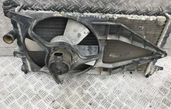 Opel Corsa B Radiator cooling fan shroud