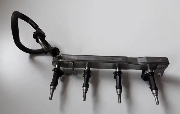Toyota Yaris Fuel main line pipe 2320947010