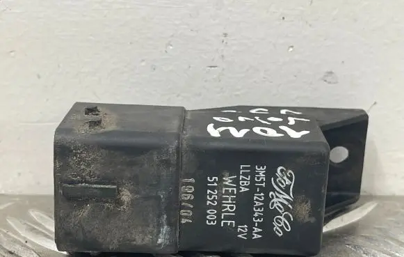 Volvo V50 Glow plug pre-heat relay 51252003