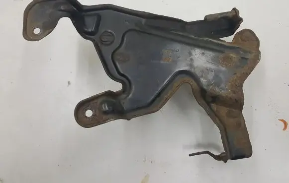 Mercedes-Benz E W211 Pneumatic air compressor holding bracket A2113200543 ZGS00604