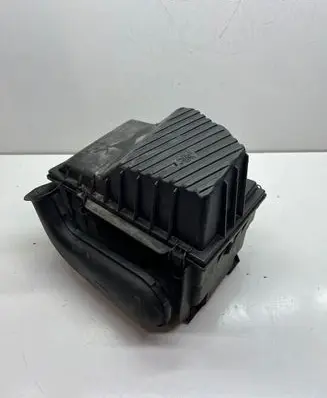 Volkswagen PASSAT B4 Air filter box 4615285975