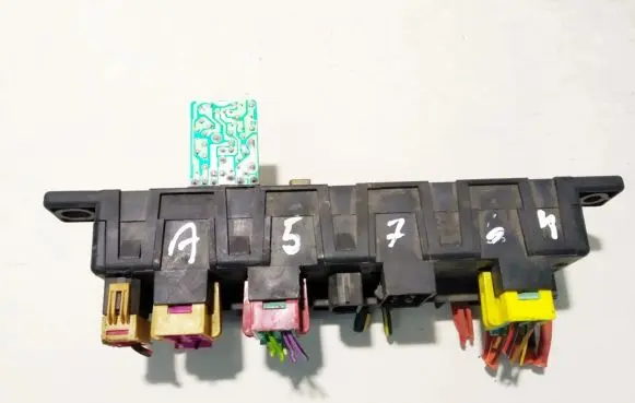 Audi A4 S4 B5 8D Fuse box set 4a0941822 896046