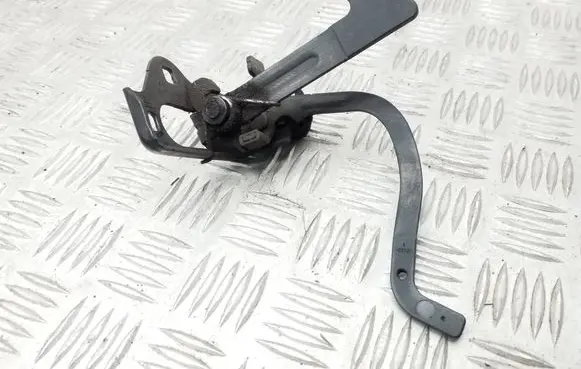 Skoda Octavia Mk2 (1Z) Engine bonnet/hood lock/latch loop/hook 1Z0823480