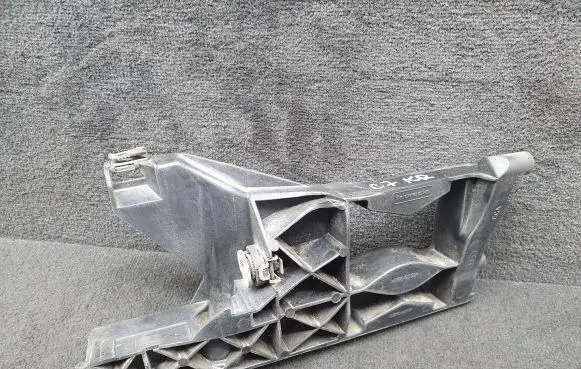 Audi A6 C7 Headlight/headlamp mounting bracket 4G0805607