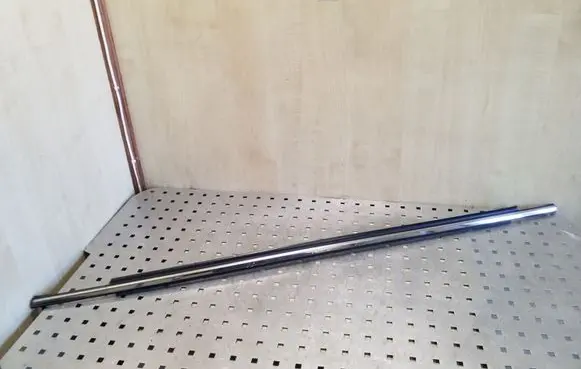 Toyota Avensis T250 Front door glass trim molding