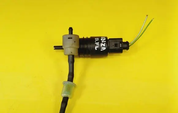 Seat Ibiza II (6k) Windscreen/windshield washer pump 1J0973722